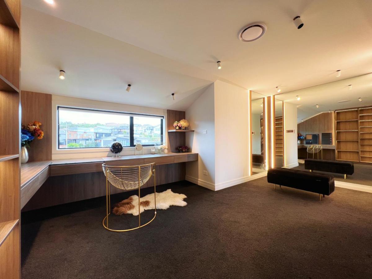 Elegant Beach House In Long Bay Auckland Exterior foto