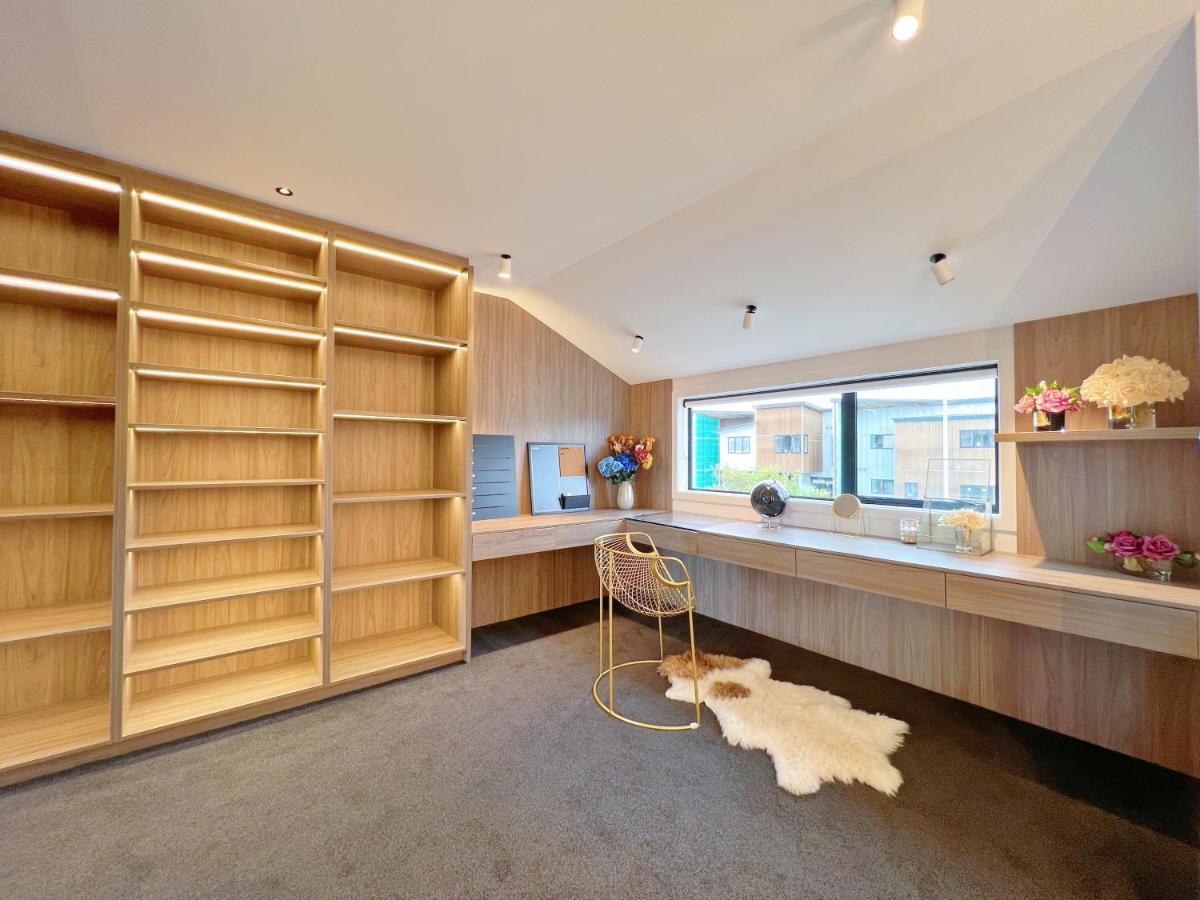 Elegant Beach House In Long Bay Auckland Exterior foto