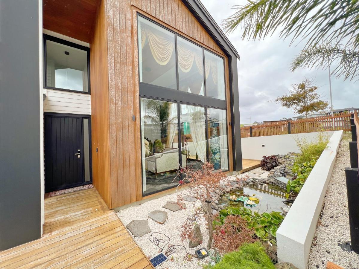 Elegant Beach House In Long Bay Auckland Exterior foto