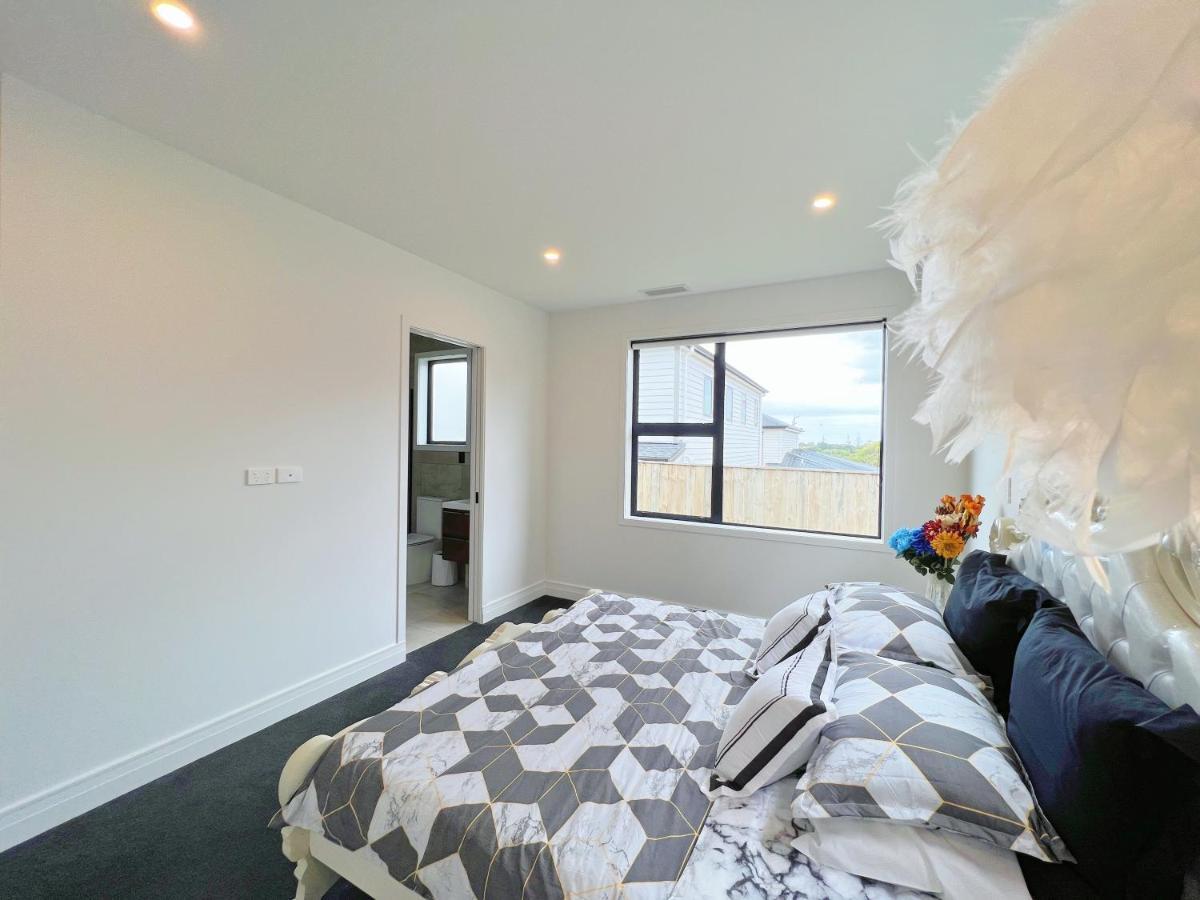Elegant Beach House In Long Bay Auckland Exterior foto