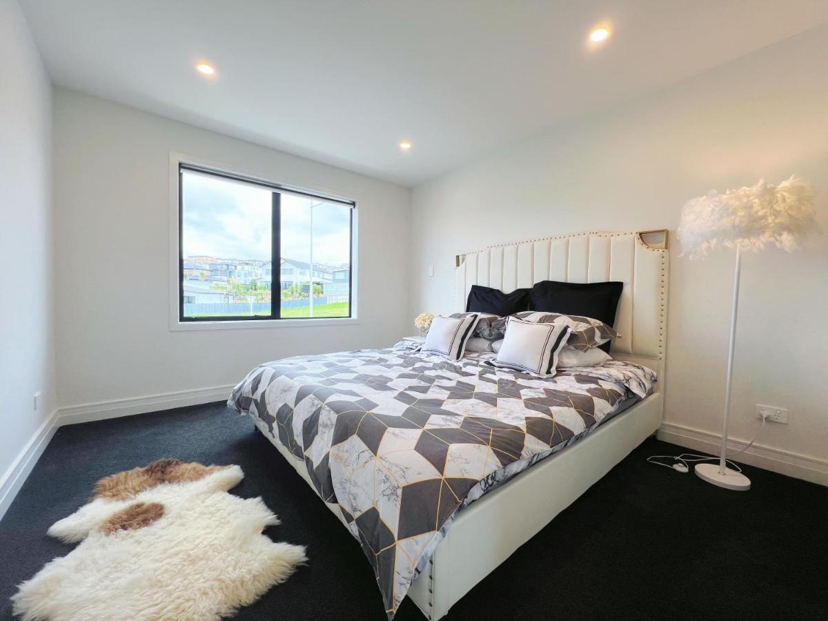 Elegant Beach House In Long Bay Auckland Exterior foto